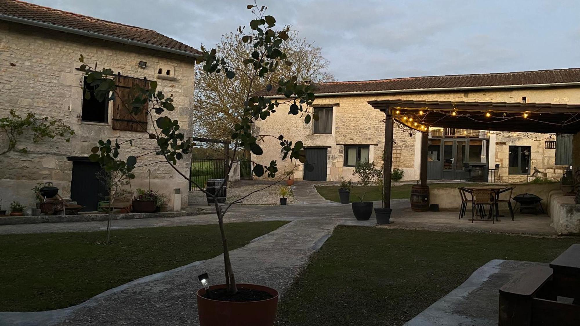 Métairie des Gâcheries Champagne-et-Fontaine Exterior foto